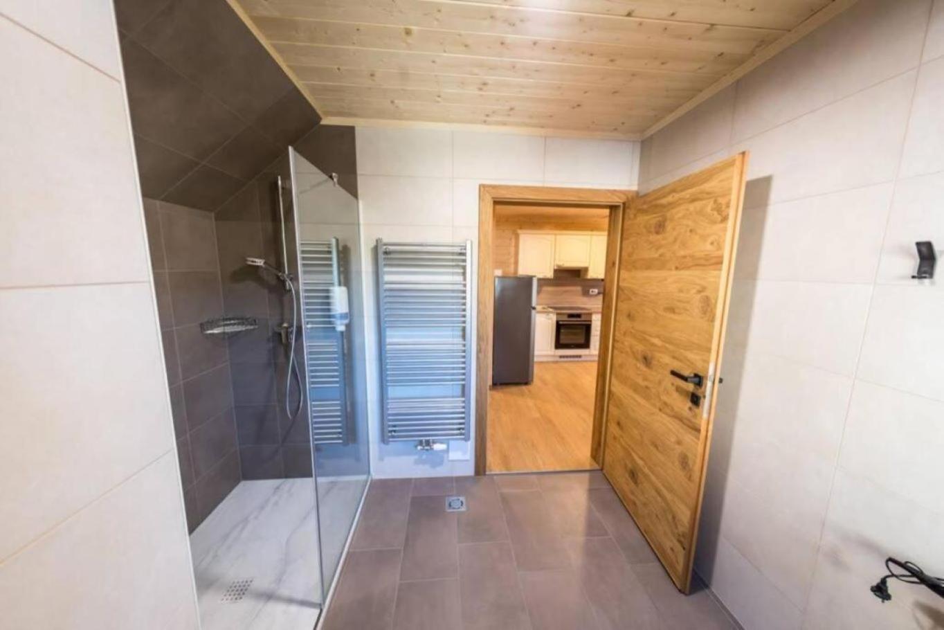 Apartmaji Na Kozolcu - Smogavc 茨热塞 外观 照片